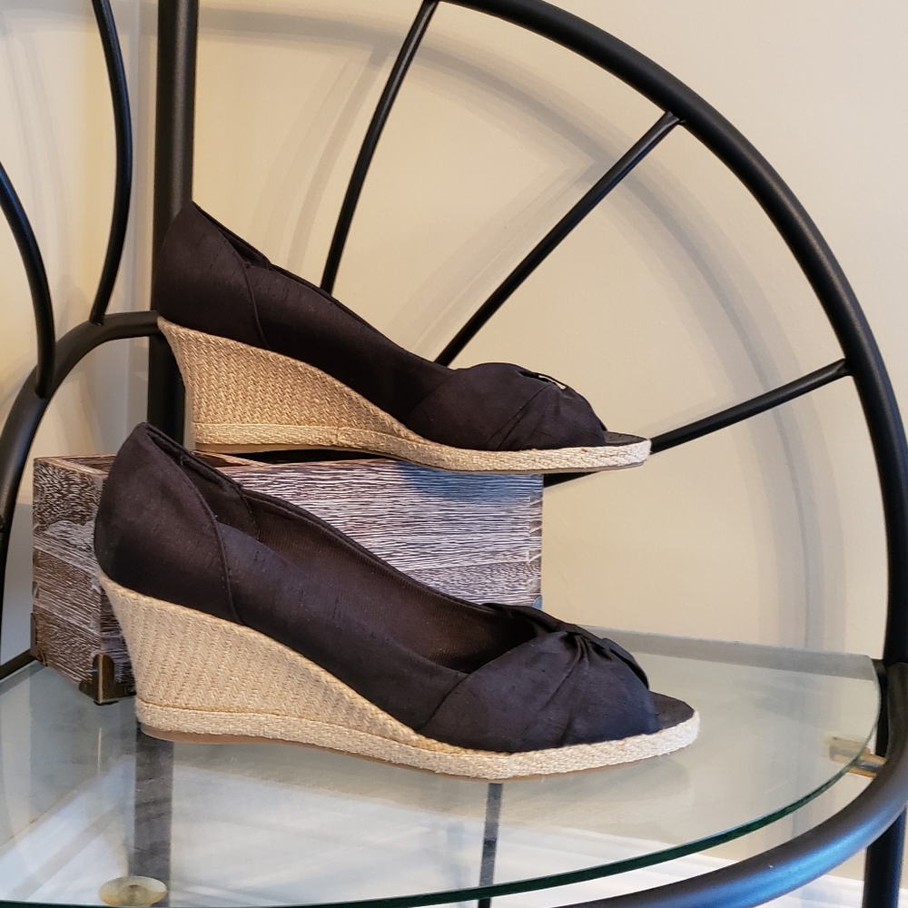 Wedge heels